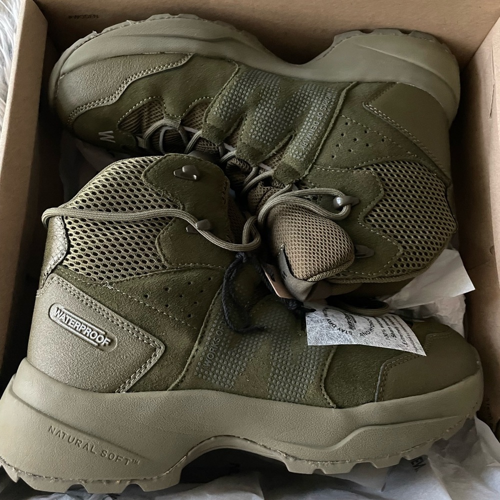 Women's Waterproof Hiking Boots - dark Olive